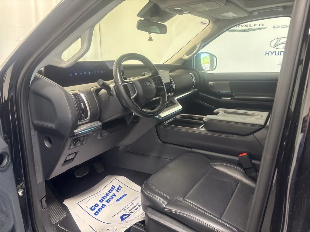 Used 2025 Black Ford Platinum image 14