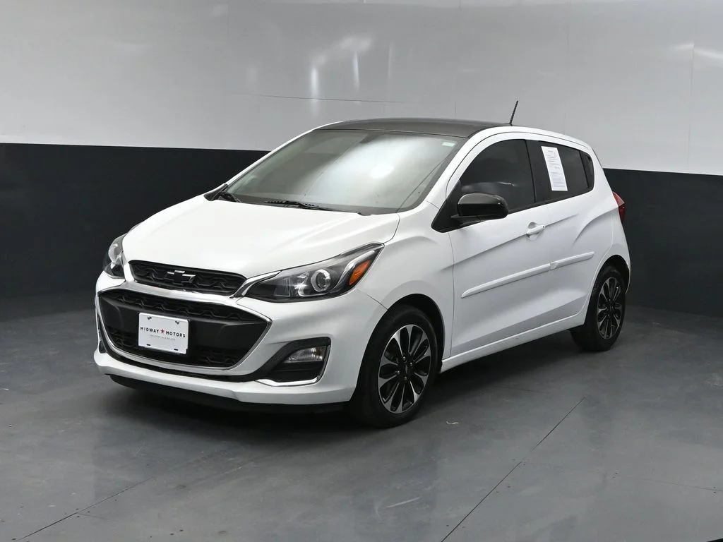 Used 2021 White Chevrolet 1LT image 5