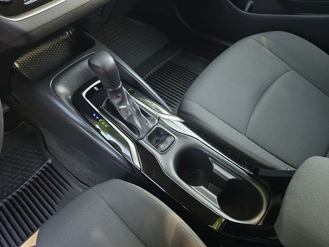 Certified Used 2022 Silver Toyota LE image 23