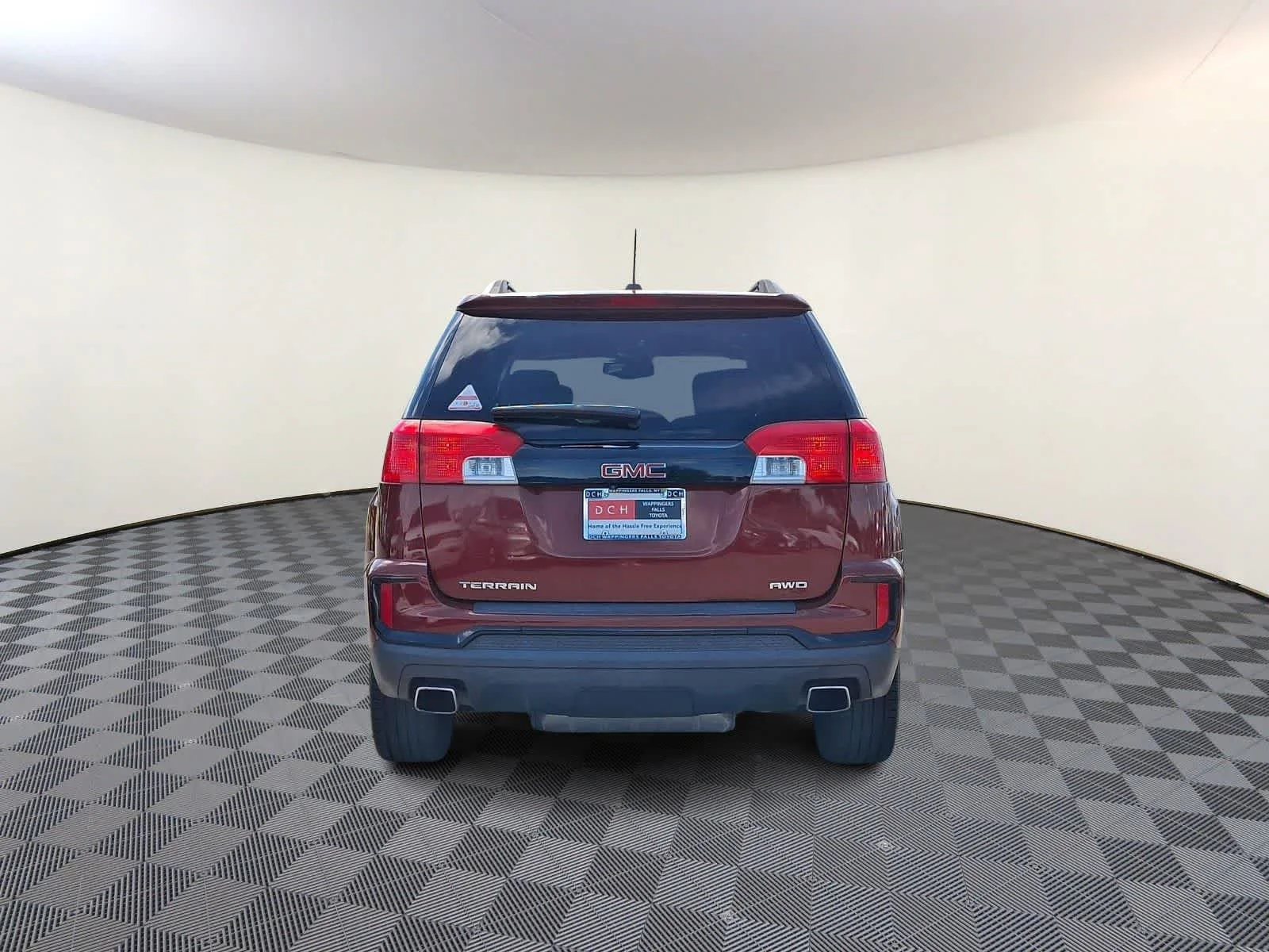 Used 2017 Crimson Red Tintcoat GMC SLE image 6