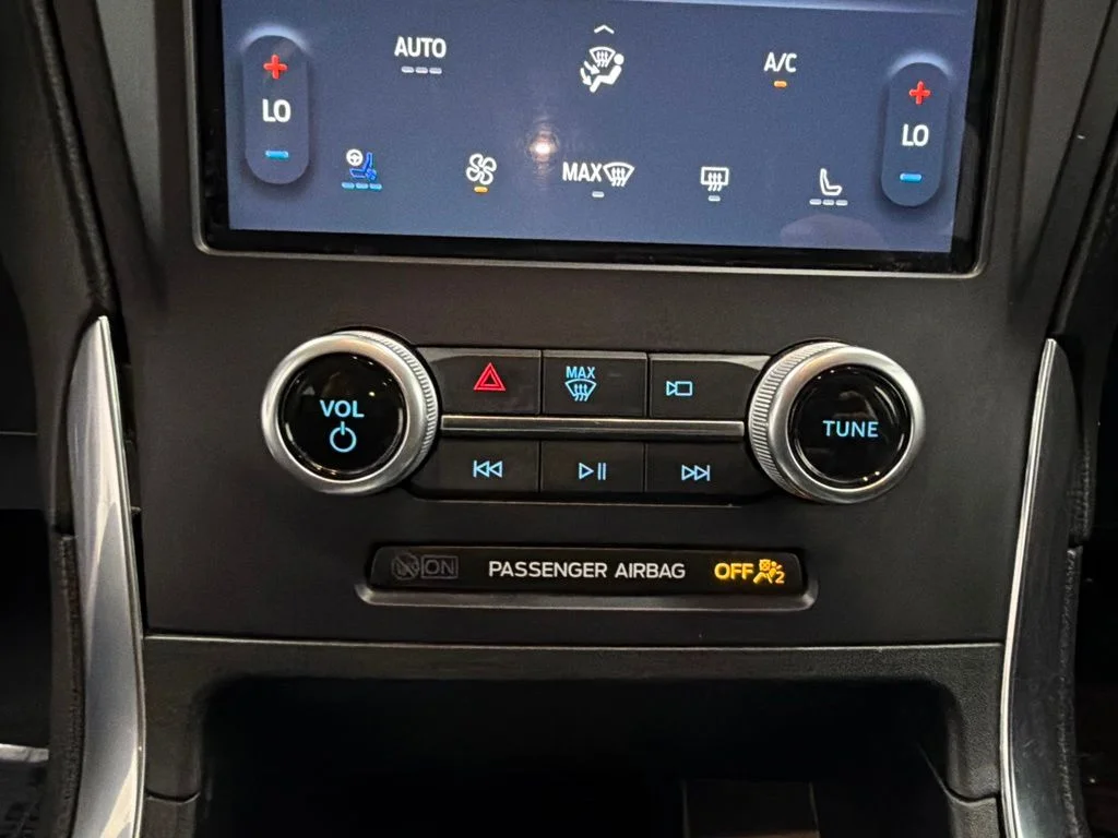 Used 2022 Silver Ford Titanium image 19