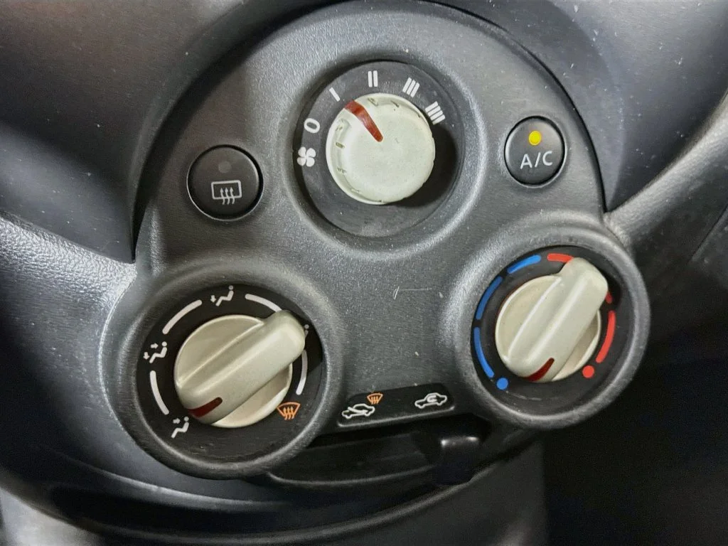 Used 2014 Gray Nissan S image 16