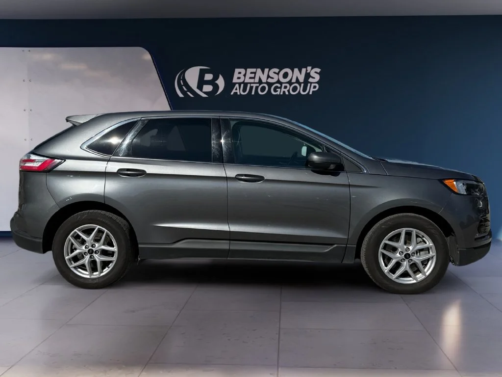 Used 2024 Gray Ford SEL image 6