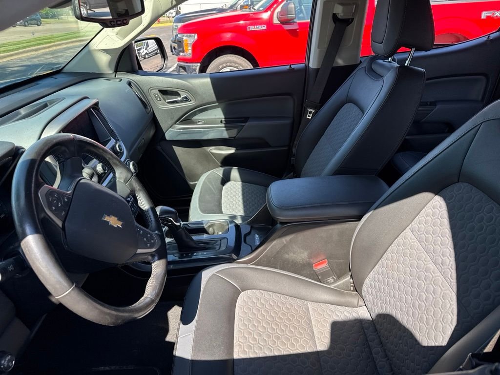 Used 2022 Black Chevrolet Z71 image 3