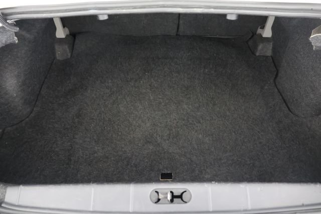 Used 2005 White Chevrolet Base image 15