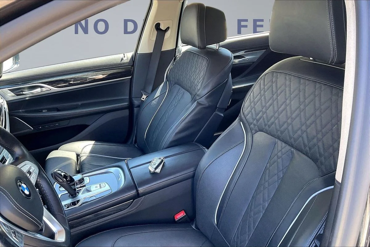 Used 2022  BMW i xDrive image 21
