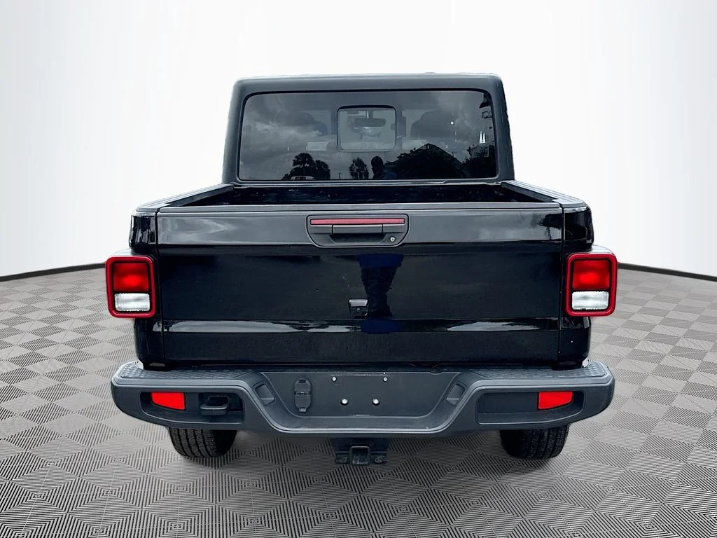 Used 2023 Black Jeep Overland image 7