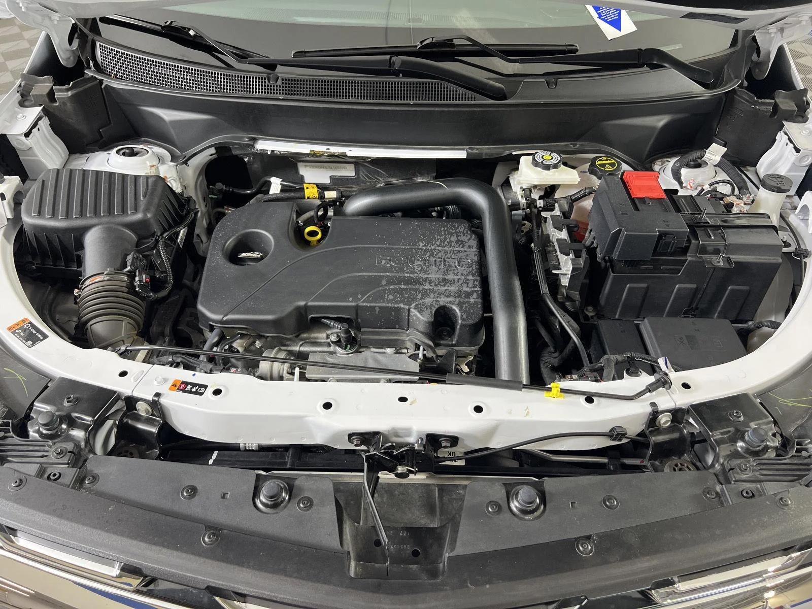 Used 2025 Summit White Chevrolet LT image 30
