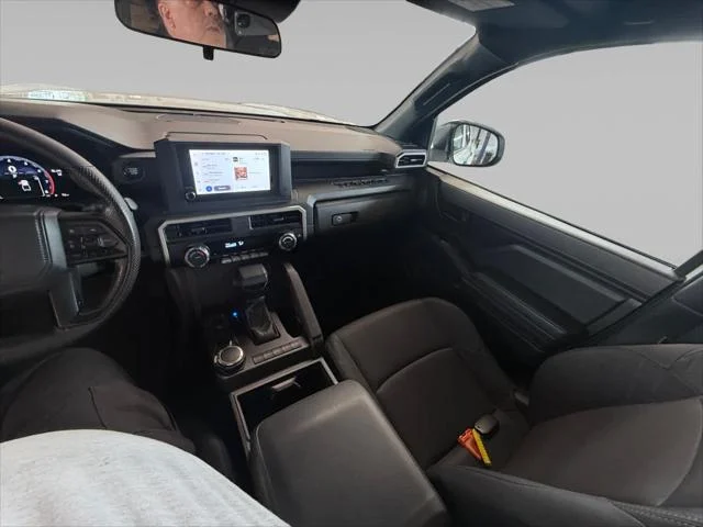 2025 Toyota Tacoma SR - Photo 21