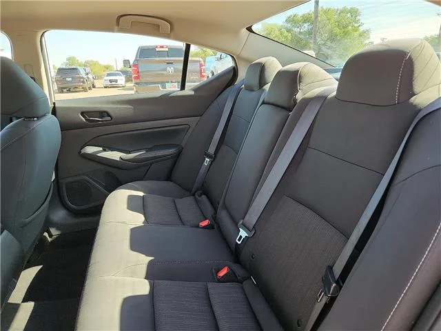 Used 2025 Shite Nissan SV image 9