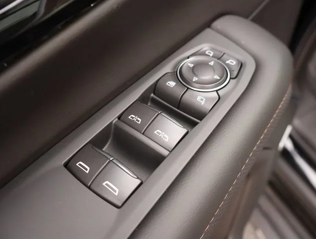 2026 Chevrolet Suburban High Country - Photo 8