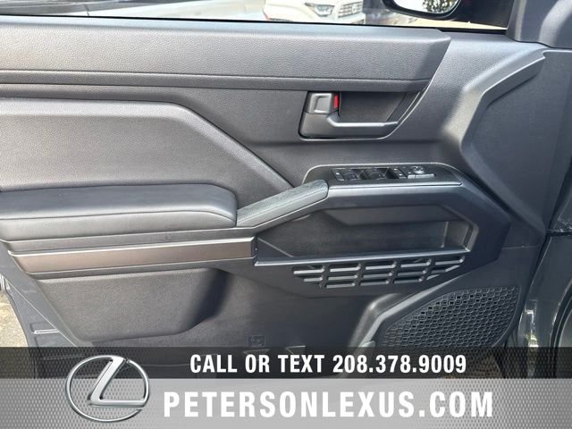 Used 2025  Toyota SR5 image 20