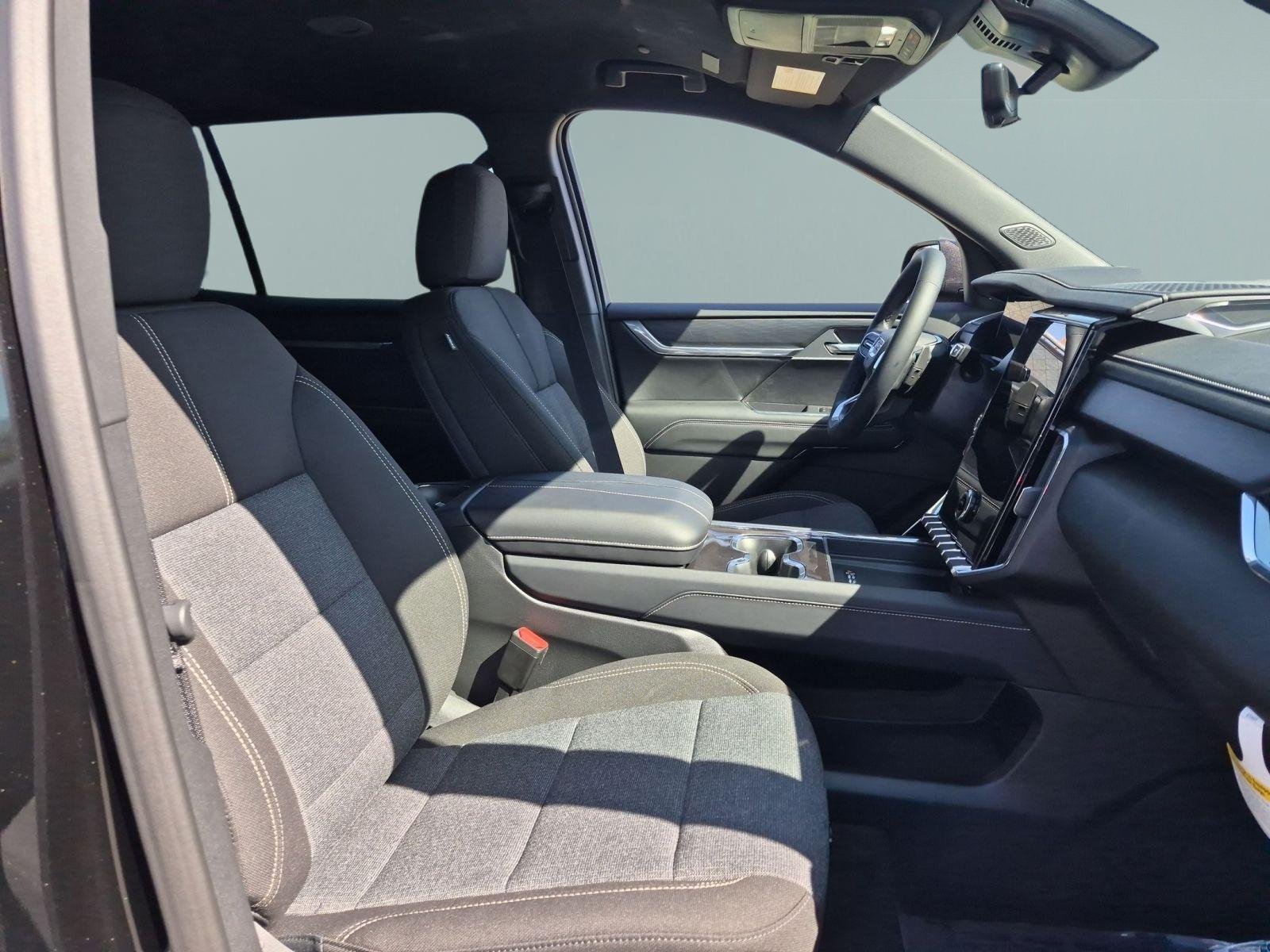 2026 GMC Acadia Elevation - Photo 28