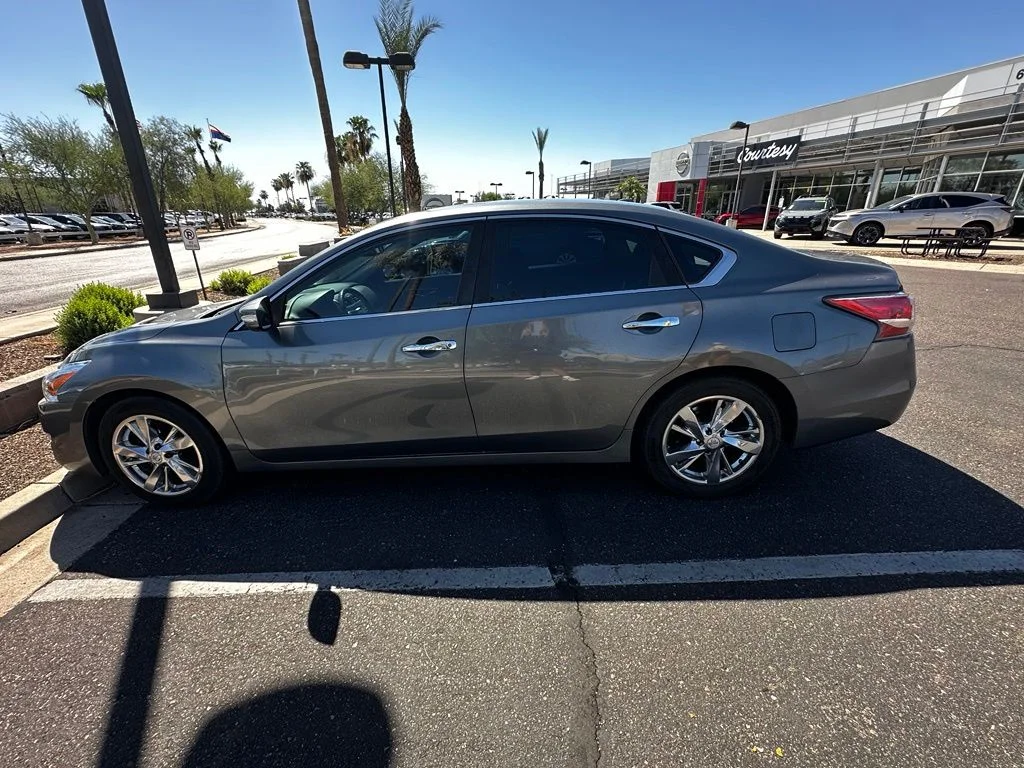 Certified Used 2014 Gray Nissan 2.5 SV image 4