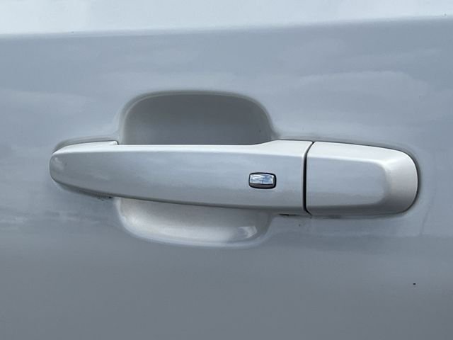 Used 2020 White GMC SLT image 47