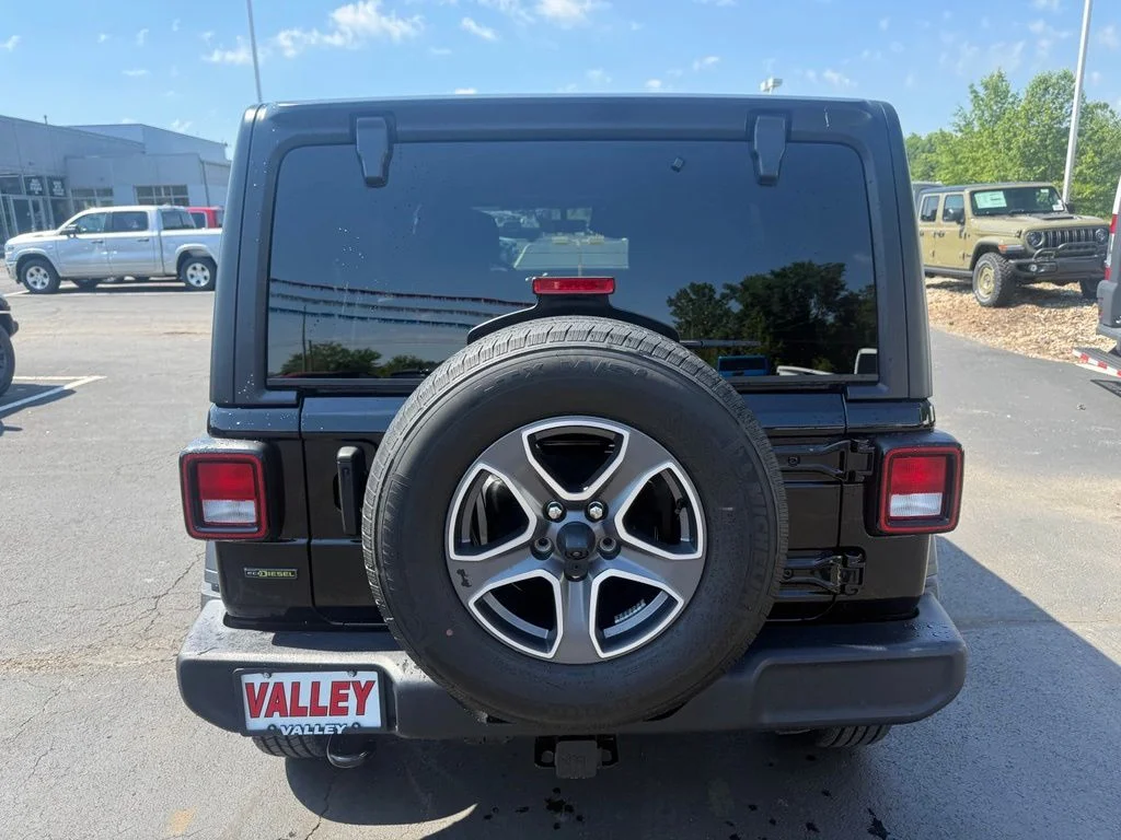 Used 2022 Black Jeep Unlimited Sport S image 5