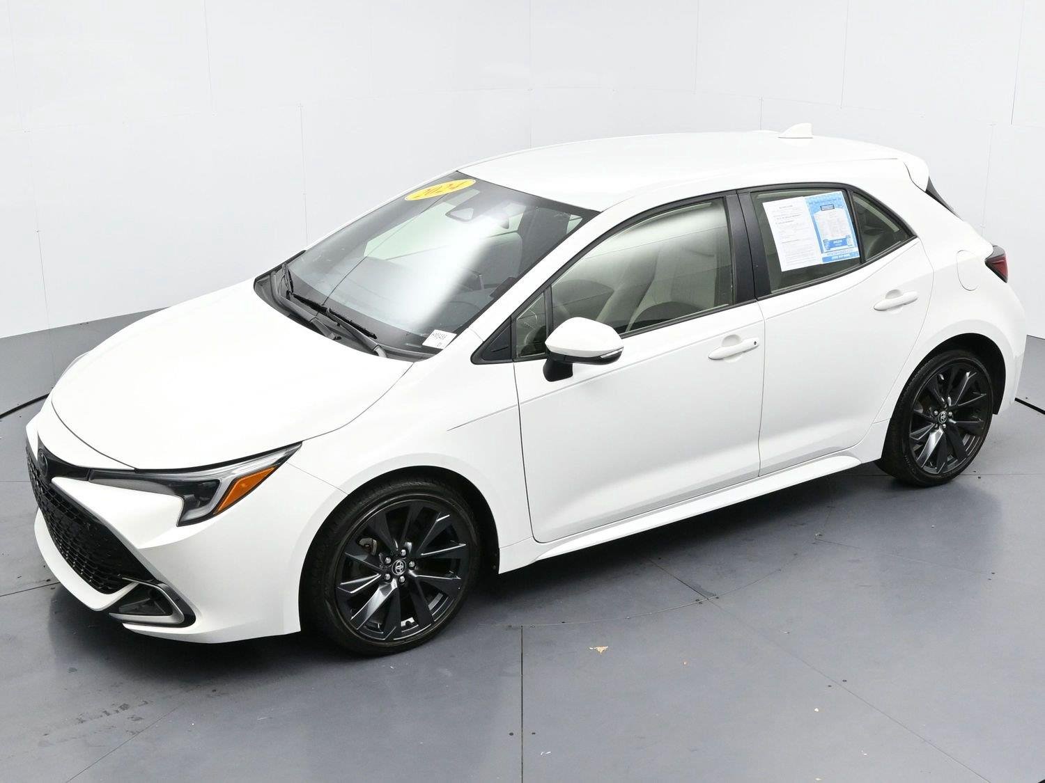 Used 2024 Ice Cap Toyota XSE image 38