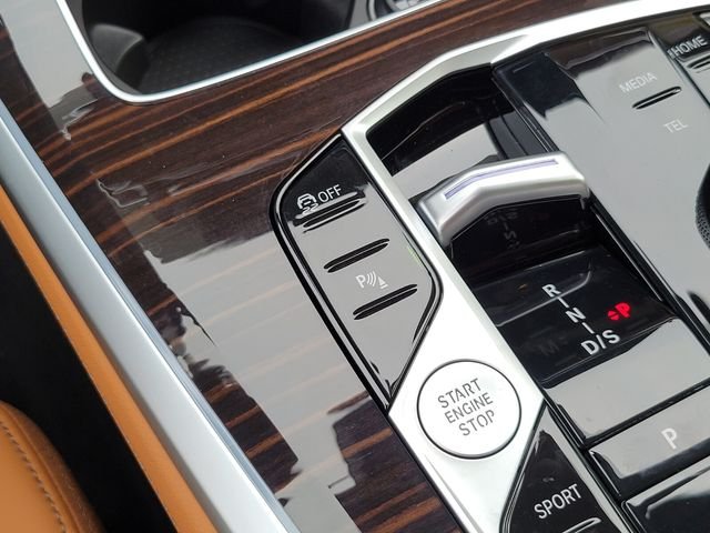New 2026 White BMW xDrive40i image 27