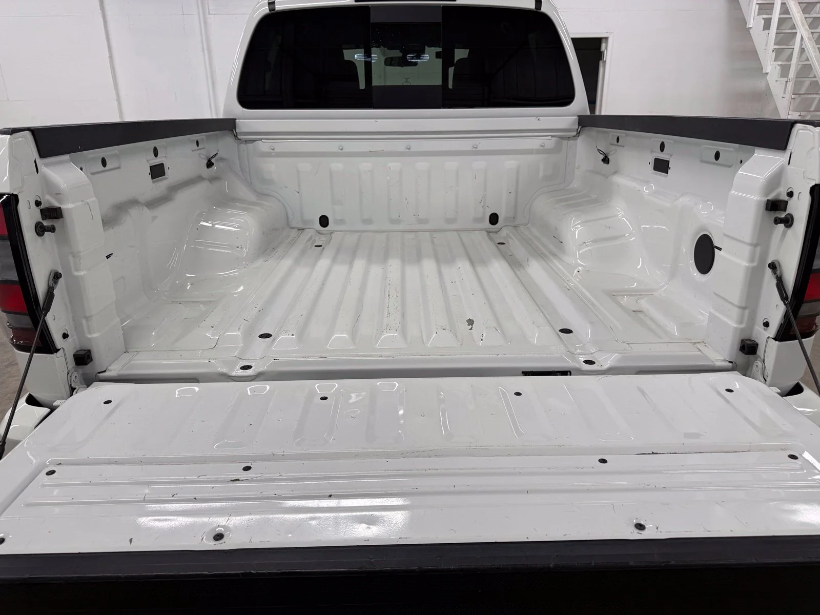 Used 2023 White Nissan PRO-4X image 10