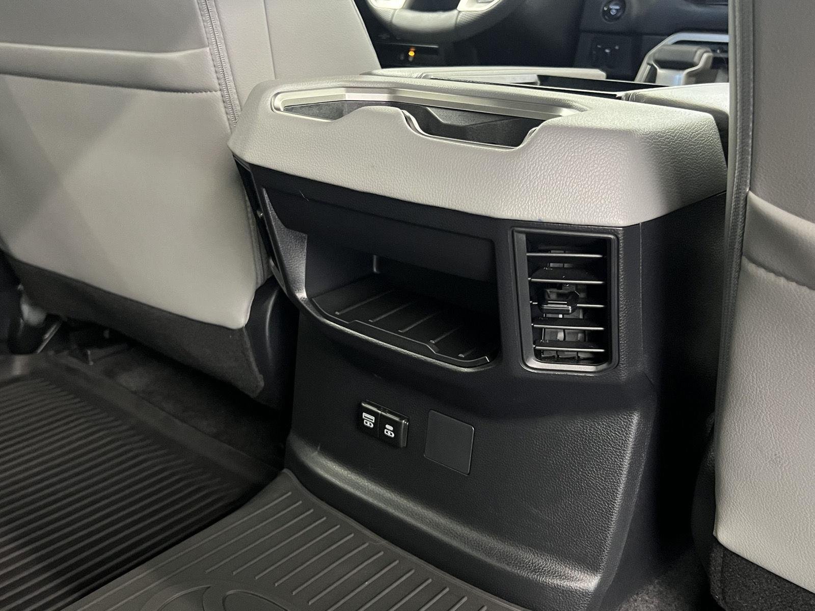 2025 Toyota Tundra Limited - Photo 15