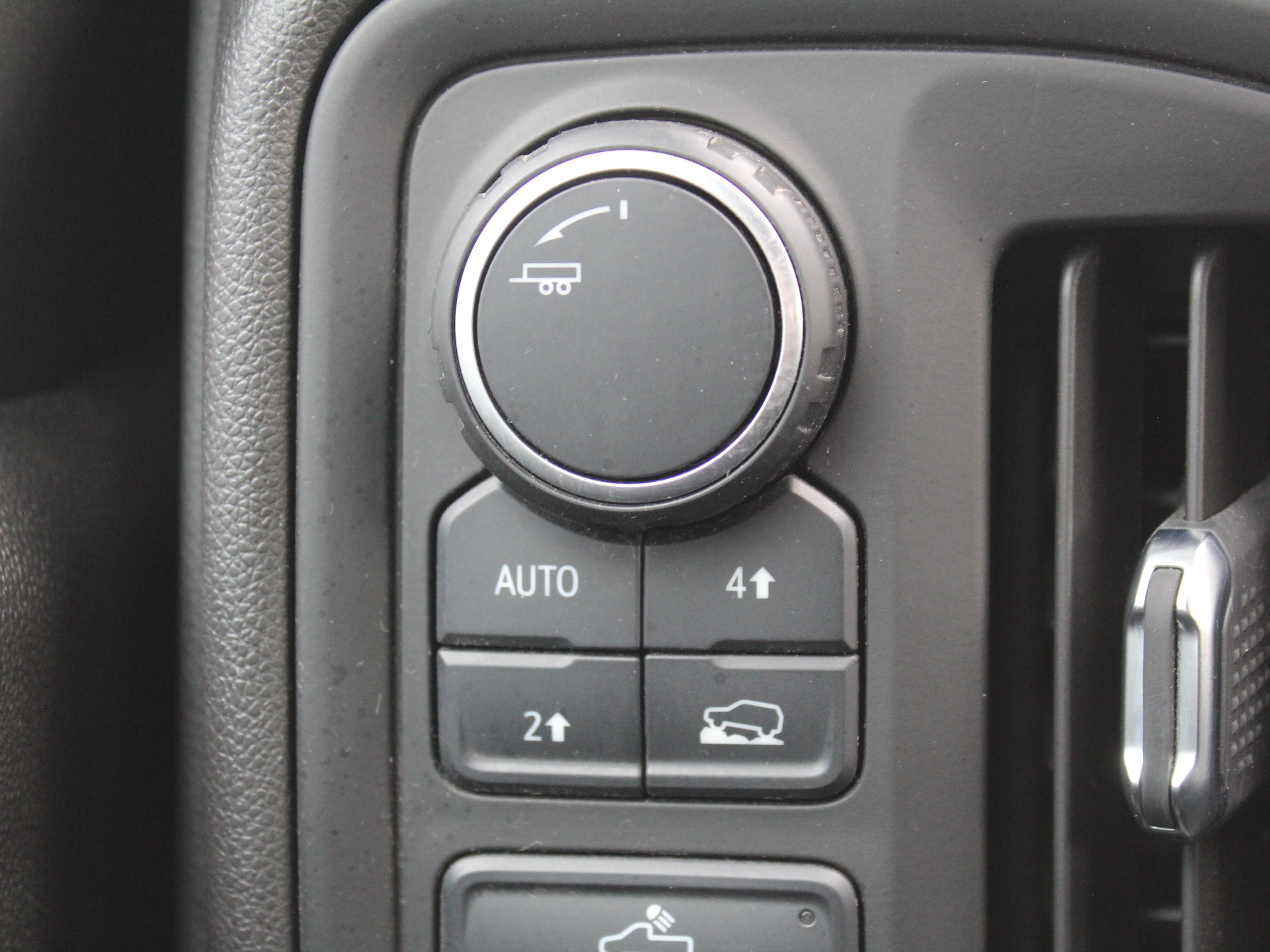 Used 2021 SUMMIT WHITE Chevrolet Custom image 19