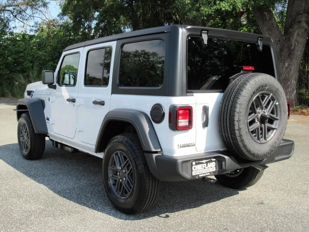 New 2026 Bright White Clear-Coat Exterior Paint Jeep Sport S image 5