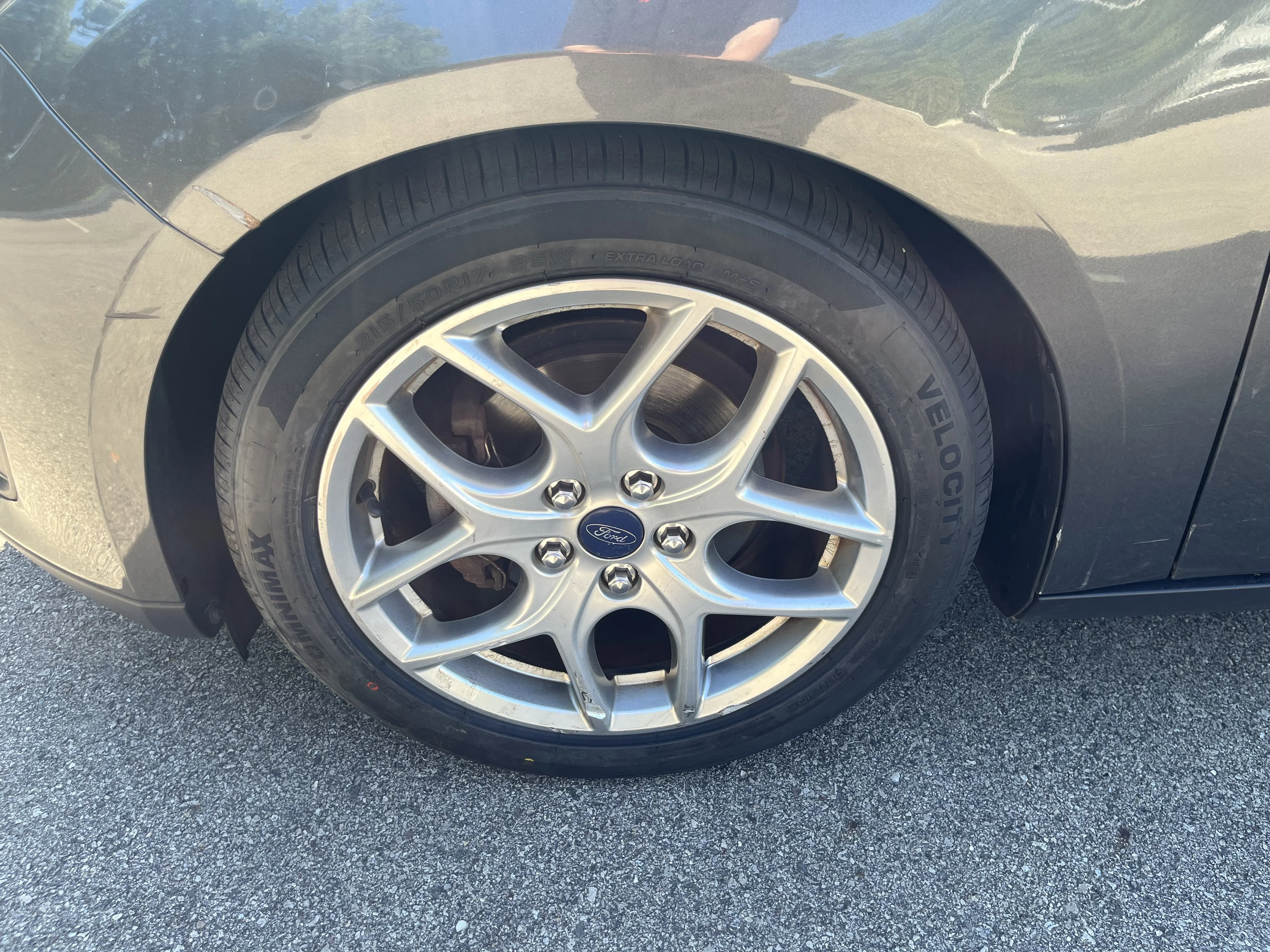 Used 2015 Magnetic Ford SE image 24