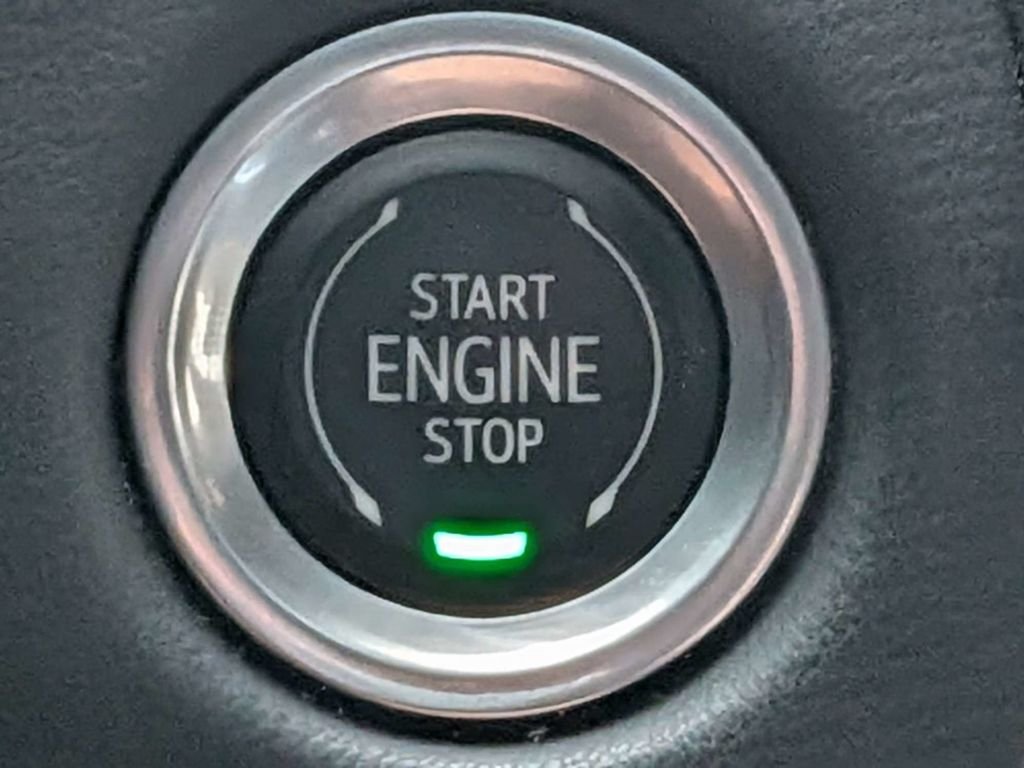 Used 2023 Silver GMC AT4 image 37