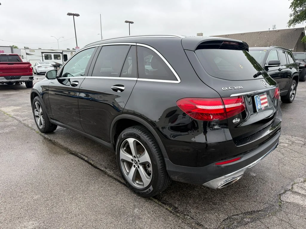 Used 2019 Black Mercedes-Benz GLC 300 image 24