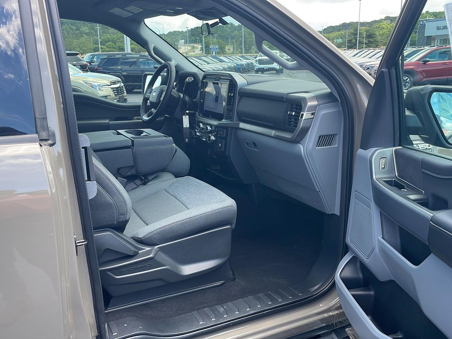 New 2026 Marsh Gray Ford XLT image 28