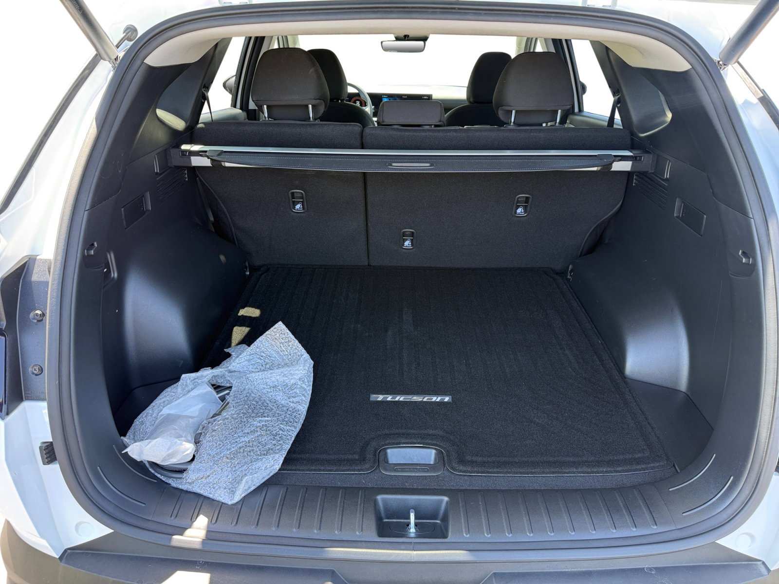 Certified Used 2025 White Pearl Hyundai SEL image 17