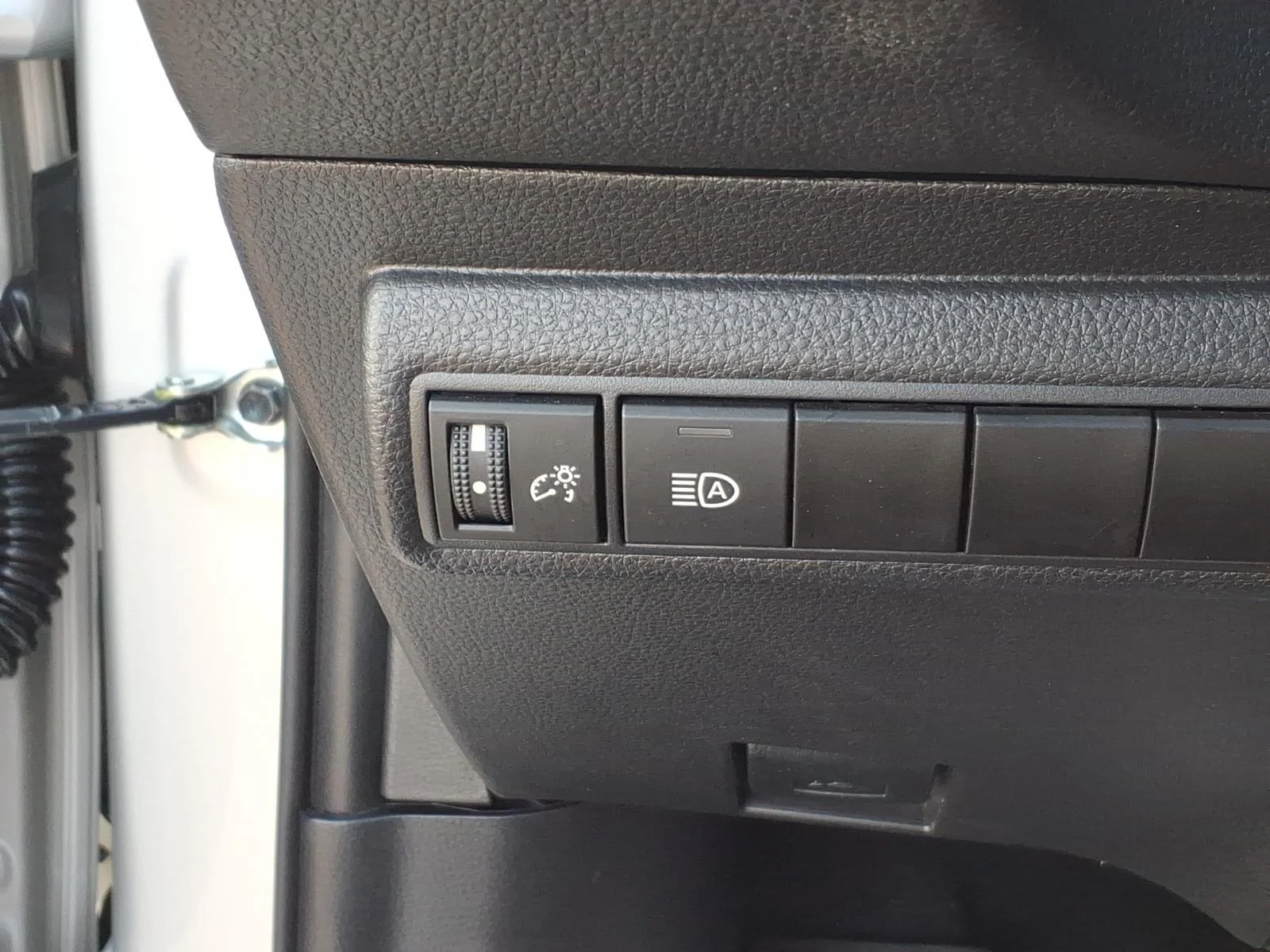 Certified Used 2025 Classic Silver Metallic Toyota SE image 21