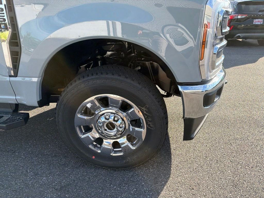 New 2026 Glacier Gray Metallic Tri-Coat Ford F-250® Lariat® image 4