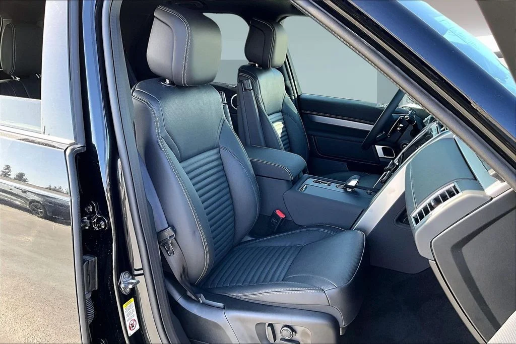 2025 Land Rover Discovery Dynamic SE - Photo 11