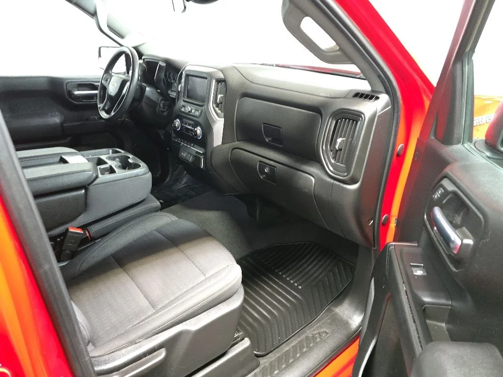 Used 2023 Red Chevrolet Custom image 15
