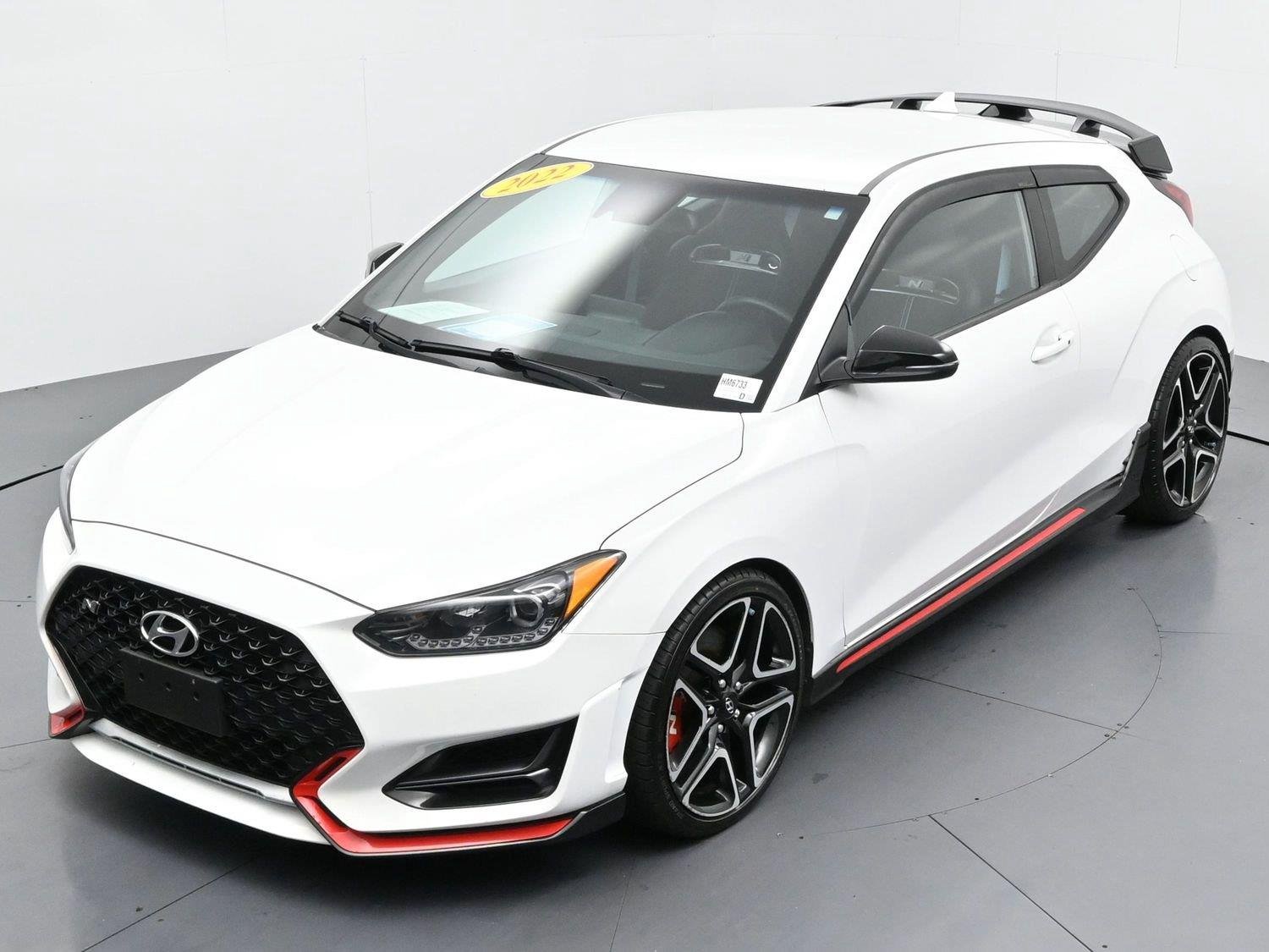 Used 2022 Lunar White Hyundai Base image 36