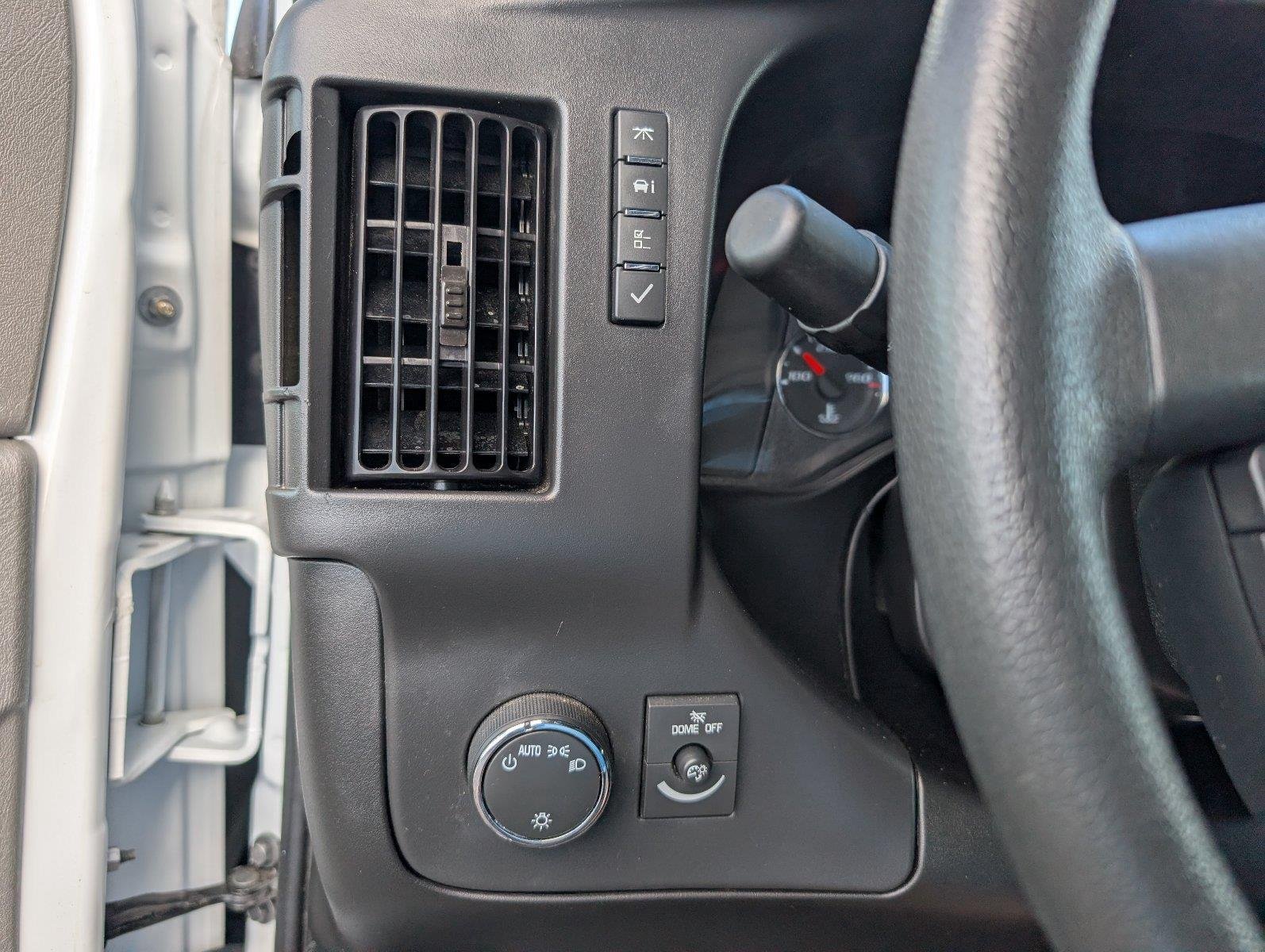 Used 2025 Summit White Chevrolet WT image 25