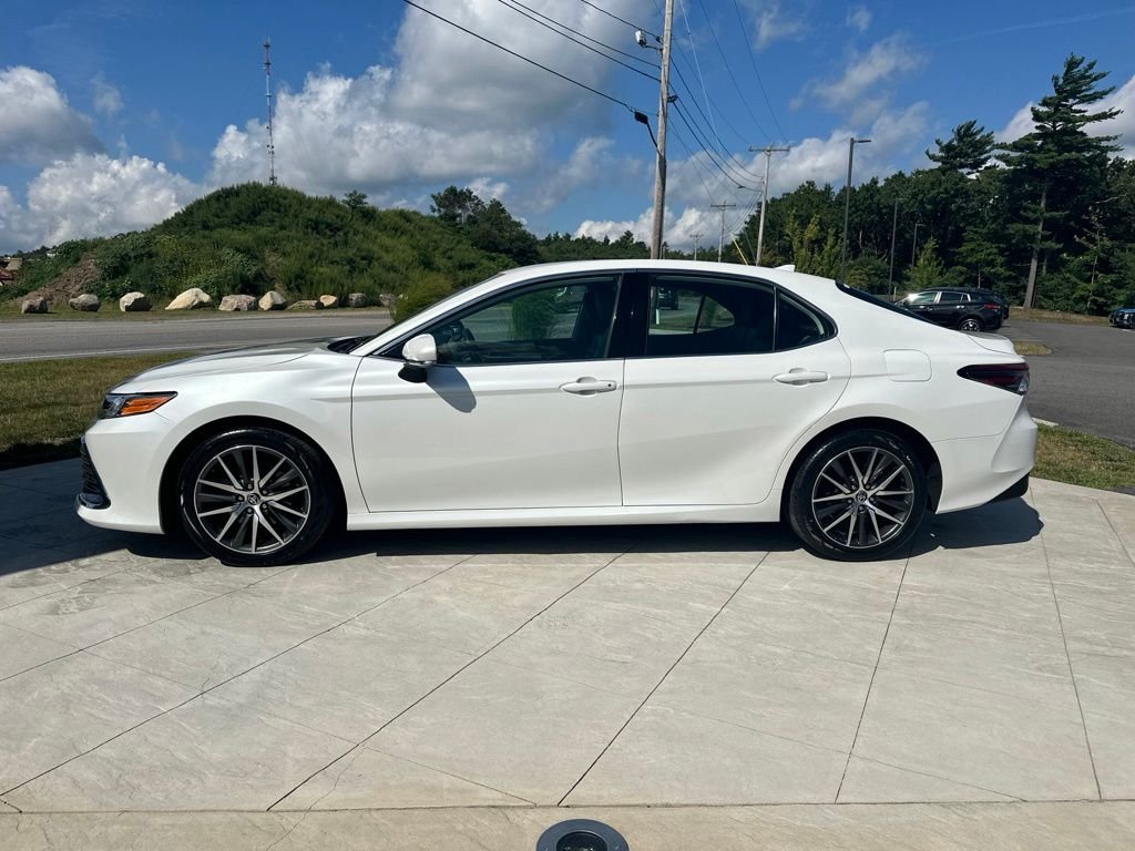 Used 2021 Beige Toyota XLE image 3