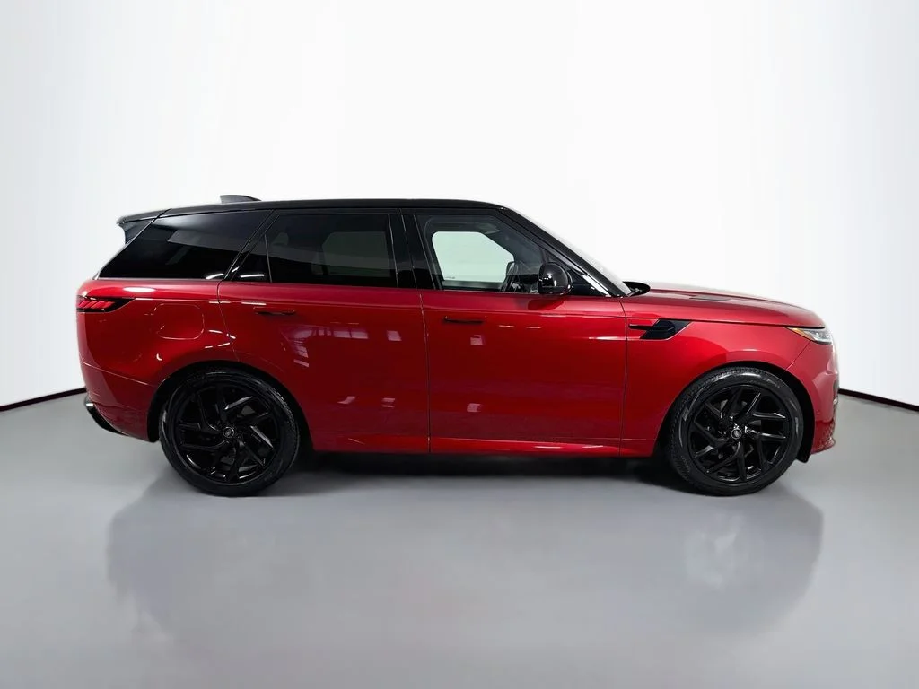 Certified Used 2023 Firenze Red Metallic Land Rover SE Dynamic image 4