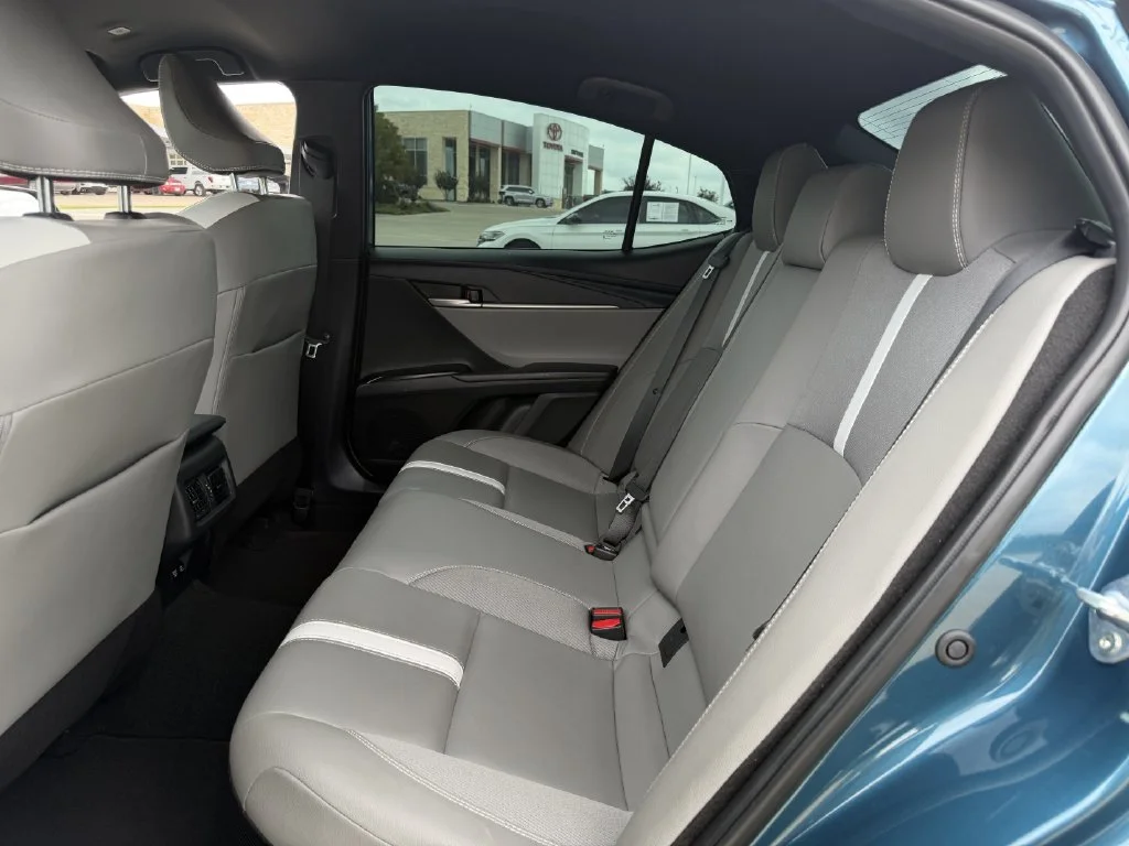 Used 2025  Toyota SE image 19
