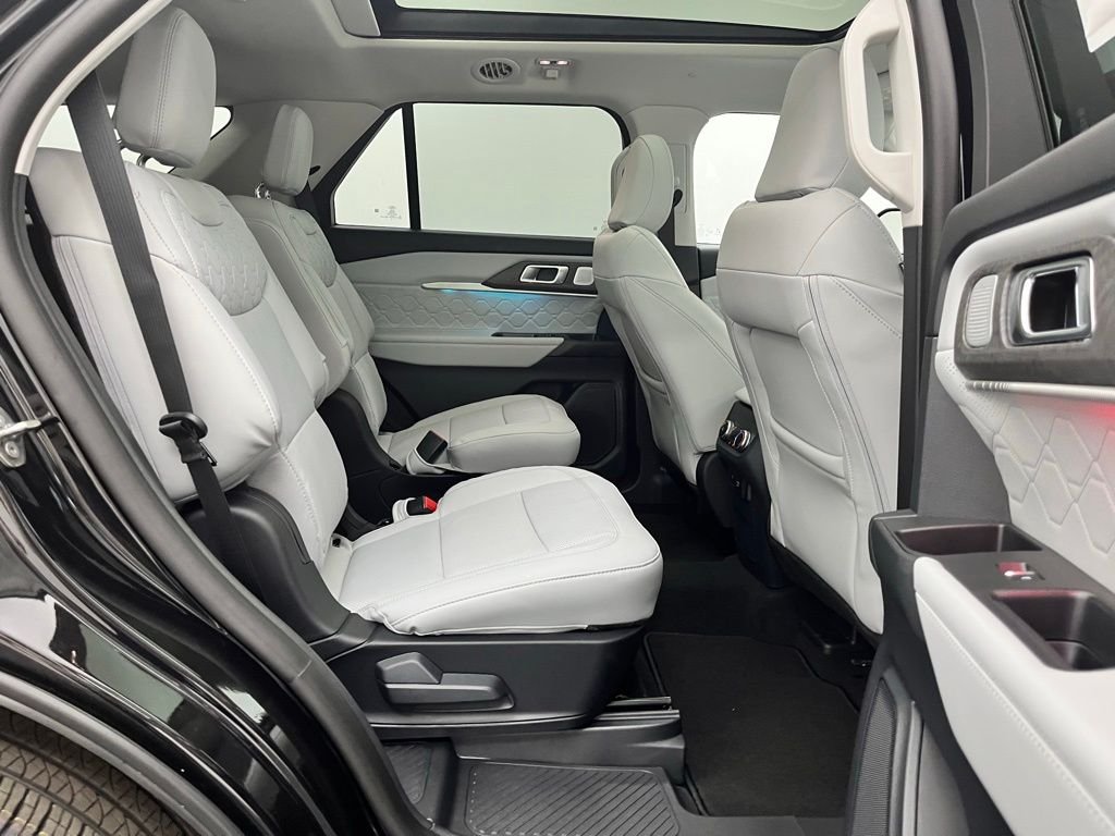 New 2026 Black Ford Platinum image 38