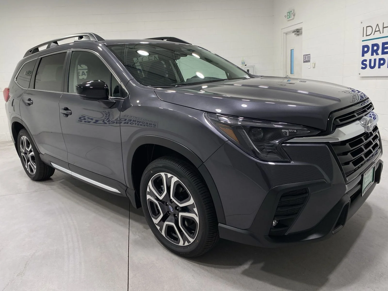 New 2026 MAGNETITE GRAY METALLIC Subaru Limited image 2