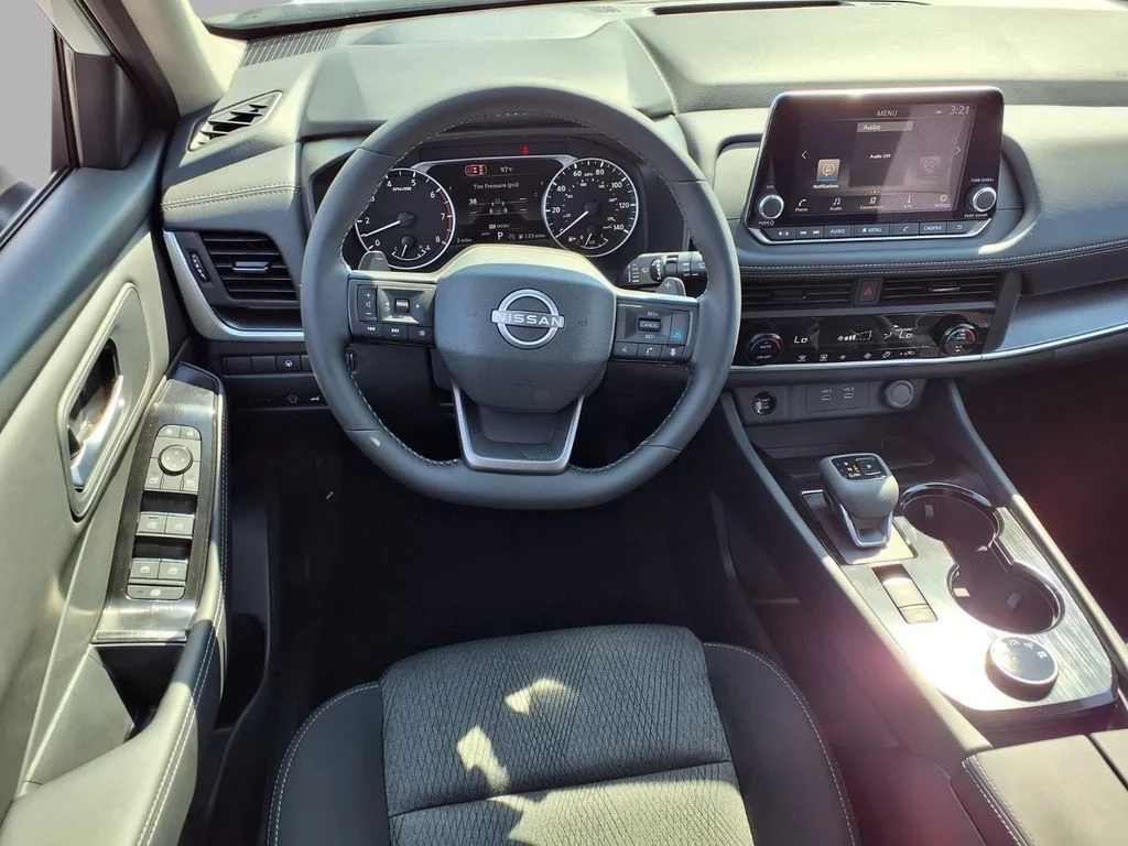 New 2026 Everest White Pearl TriCoat Nissan SV image 4