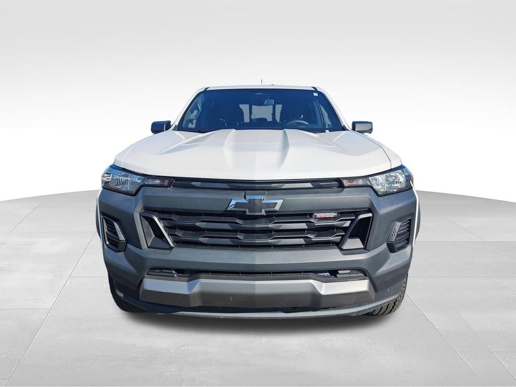 Used 2024 White Chevrolet Trail Boss image 10