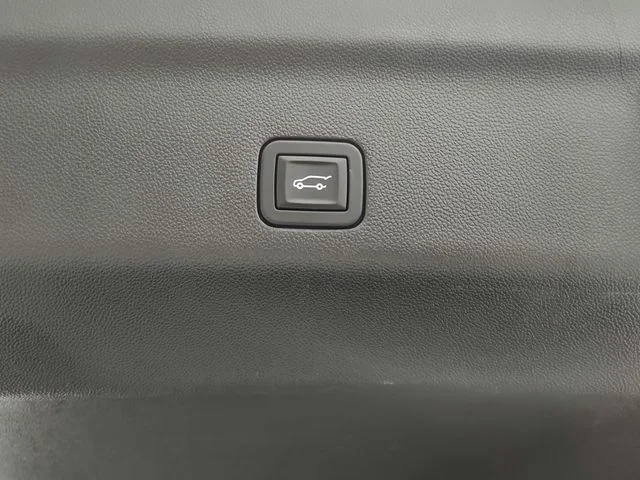 Used 2025 Black Chevrolet Premier image 36
