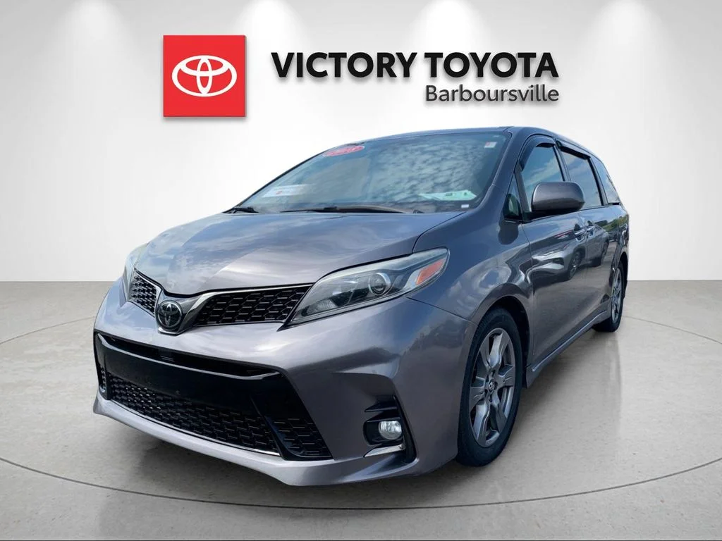 Used 2018 Gray Toyota SE Premium image 1