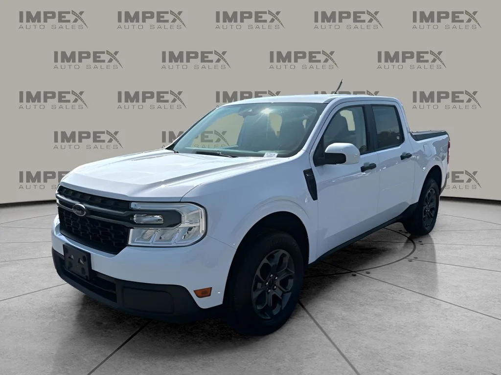 Used 2023 White Ford XLT image 1