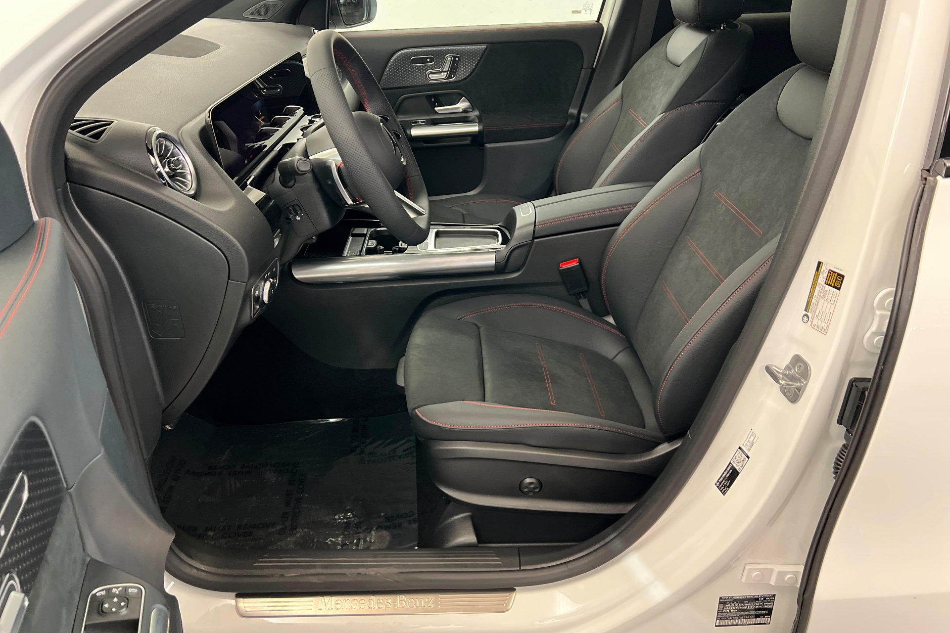 New 2026 Polar White Mercedes-Benz GLA 250 image 18