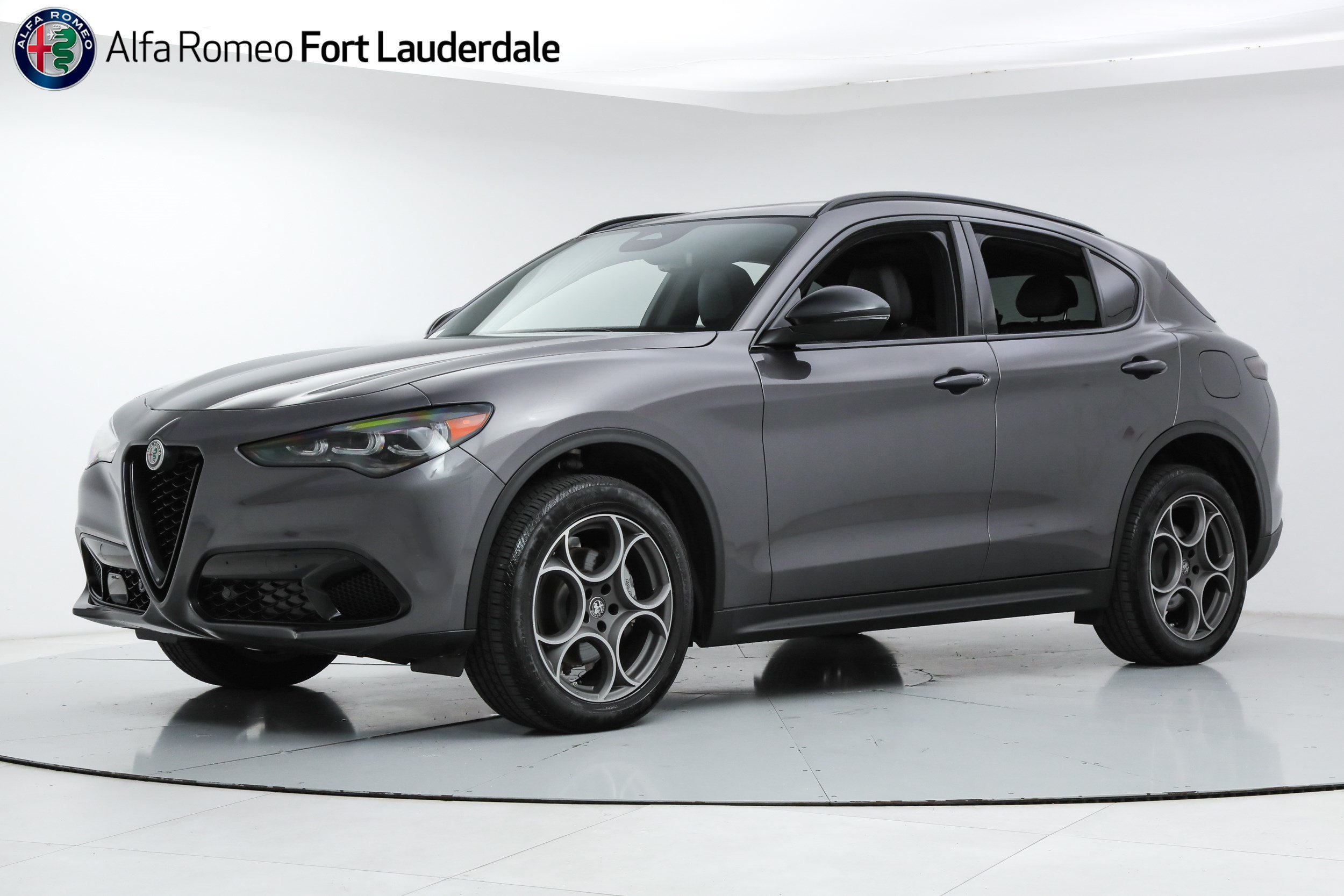 2025 Alfa Romeo Stelvio AWD