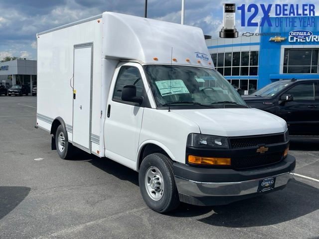 2025 Chevrolet Express 3500 139" WB's photo